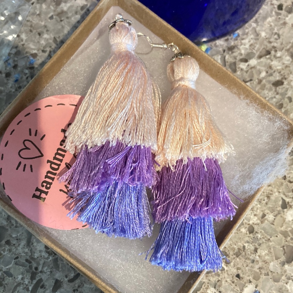 Handmade boho long 3” Lavender Ombré fringe tassel dangl earrings Nickel Free - Picture 3 of 3